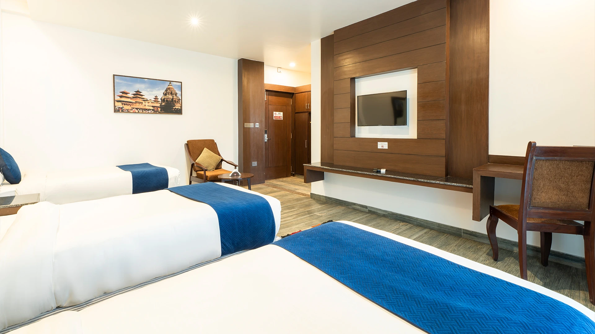 Deluxe Family Room